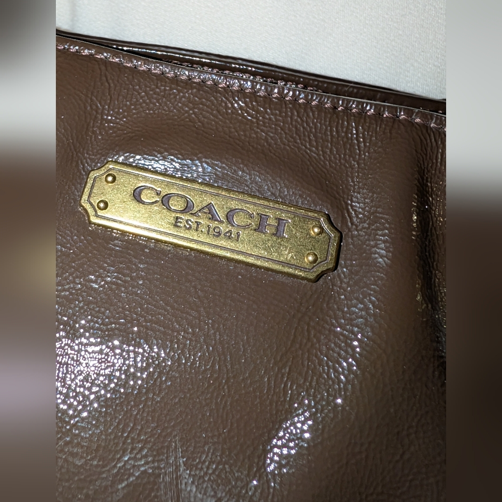 Coach Gallery Patent Leather Zipper Pocket Satchel Shoulder Bag Brown GUC - Picture 4 of 16